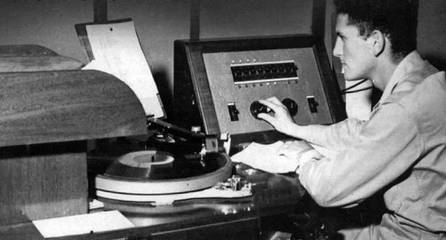 走进“蚊子网络”:揭秘美国军用无线广播电台诞生的尘封往事